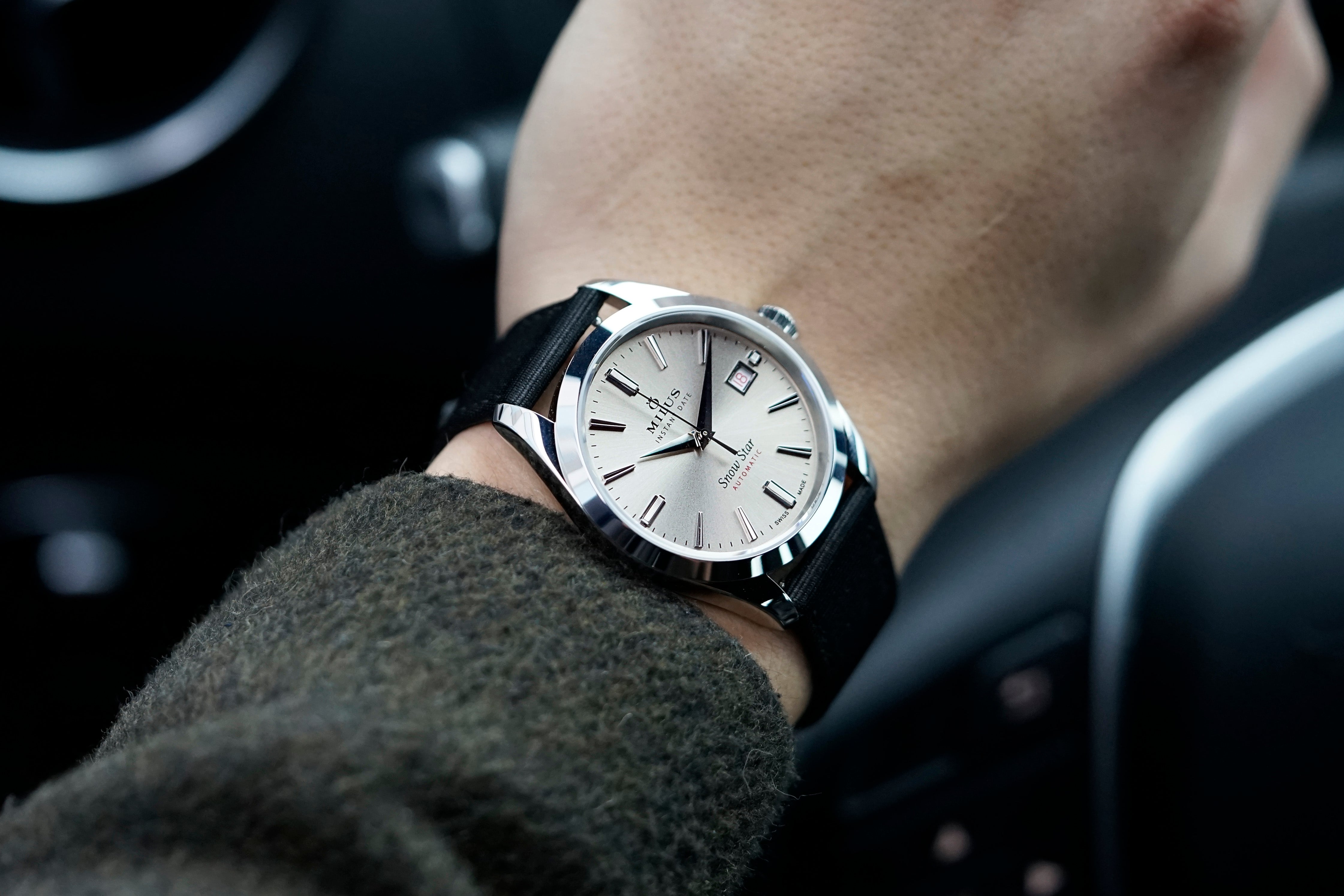 Milus Snow Star on the wrist